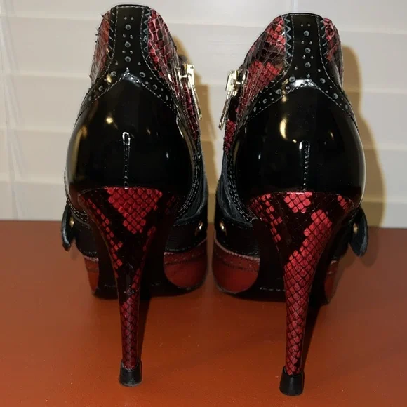 VGUC - Burberry Westmarsh Ankle Boots - Picture 6 of 16